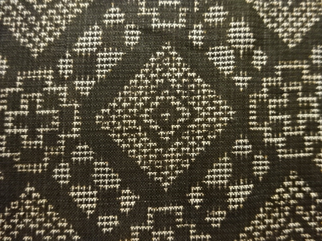 アンティーク　菱模様織り出し本場泥大島紬着物